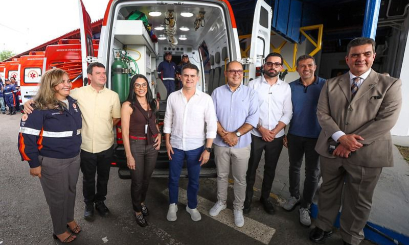 Prefeito David Almeida reforça atendimento pré-hospitalar com entrega de mais cinco novas ambulâncias ao Samu Manaus