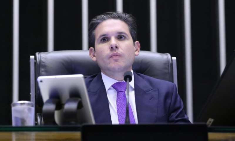 Presidente da Câmara adia votação do fim do foro privilegiado e anistia