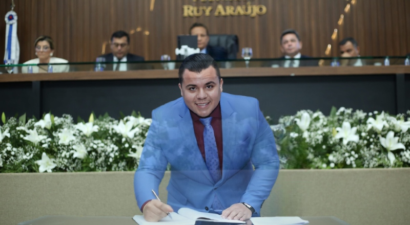 Deputado quase fantasma: Wanderley Monteiro gasta R$ 1,3 milhão em projetos irrelevantes e coleciona faltas