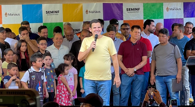 Vice-prefeito Renato Júnior assina ordem de serviço para reforma da praça do Jardim Petrópolis