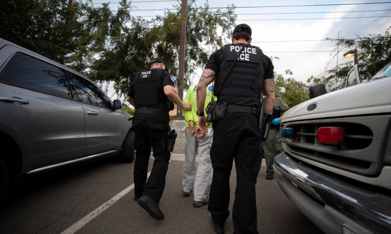 Governo da Flórida anuncia nova prisão para imigrantes irregulares, apelidada de “depósito de deportados”