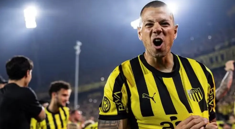 Amazonas FC contrata Léo Coelho, ex-Peñarol e campeão uruguaio, para reforço na Série B