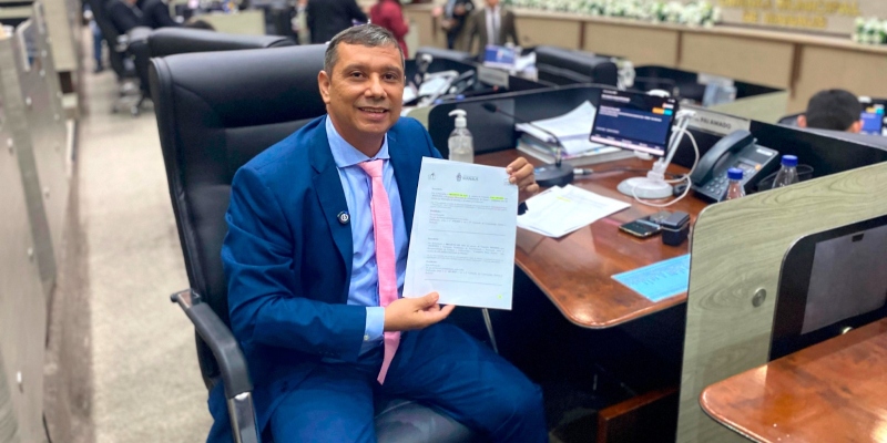 Câmara aprova projeto de Carlos Pai Amado que cria programa de alfabetização para idosos em Manaus