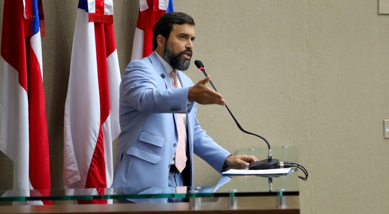 Deputado Dr. George Lins cobra do DNIT solução rápida para crise no Porto de Fonte Boa