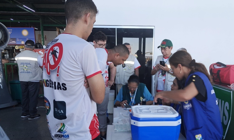 Prefeitura realiza ação no porto de Manaus para combate ao Aedes aegypti, sarampo e Covid-19