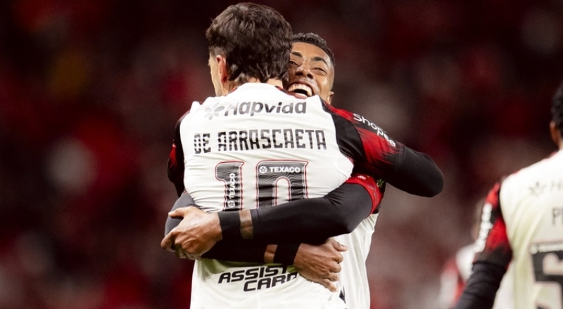 Flamengo vence o Inter no Beira-Rio e avança às quartas da Libertadores