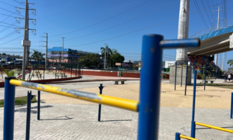 Barras de ferro de academia ao ar livre são furtadas no complexo viário Rei Pelé, na ZL de Manaus; veja vídeo