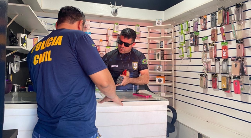 Dono de assistência técnica é preso com celulares roubados em manaus