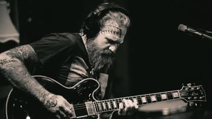 Morre Brent Hinds, ex-guitarrista da banda de heavy-metal Mastodon, em grave acidente de moto