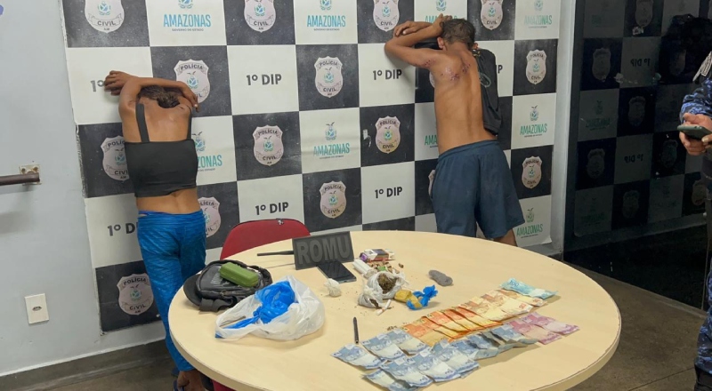 Casal é preso após ser flagrado escondendo drogas na Feira da Manaus Moderna; veja vídeo