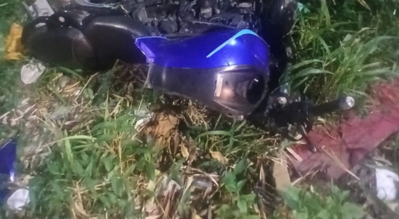 Motociclista perde controle e morre ao colidir com muro na Avenida das Torres