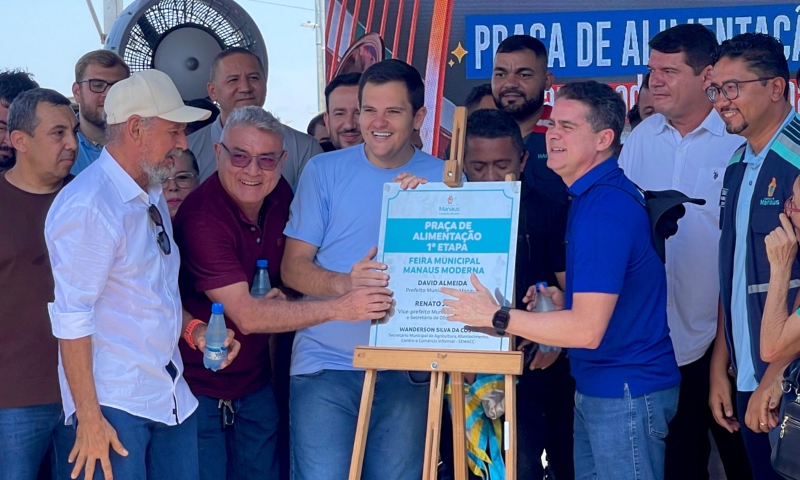 Prefeito David Almeida entrega primeira etapa da revitalização da Feira da Manaus Moderna