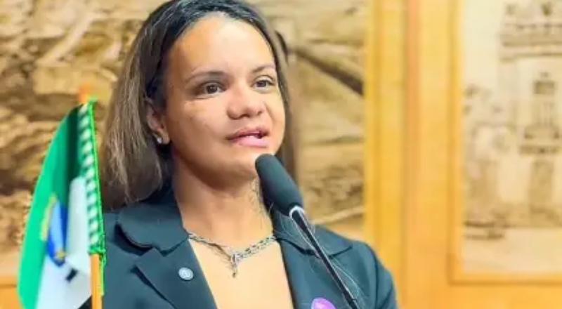 Mulher agredida com 61 socos pelo namorado é homenageada na Câmara: ‘Se eu me levantei, outras também podem’; veja