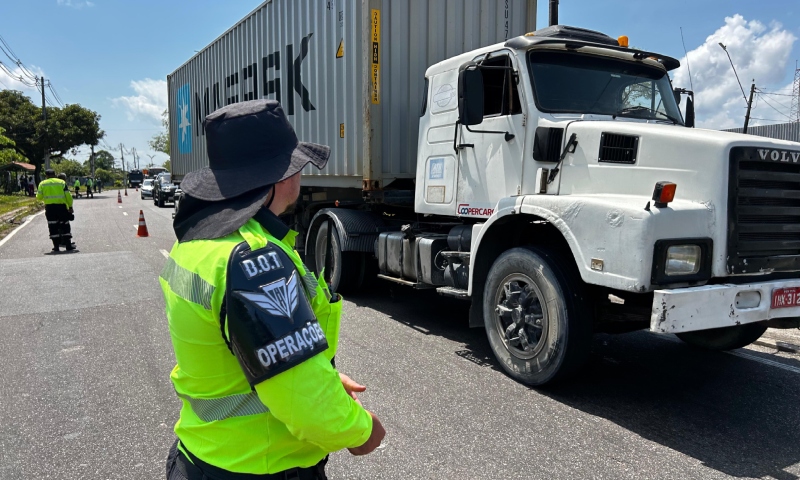 Prefeitura de Manaus realiza operação “Carga Pesada” na zona Sul da cidade; veja vídeo