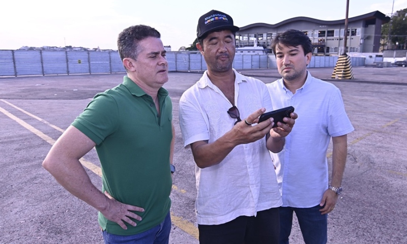 Prefeito David Almeida acompanha avanços da montagem do palco Malcher do #SouManaus