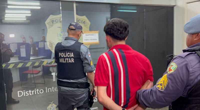Preso chora em delegacia de Manaus e conta sua história aos prantos: “eu só me defendi”; veja vídeo