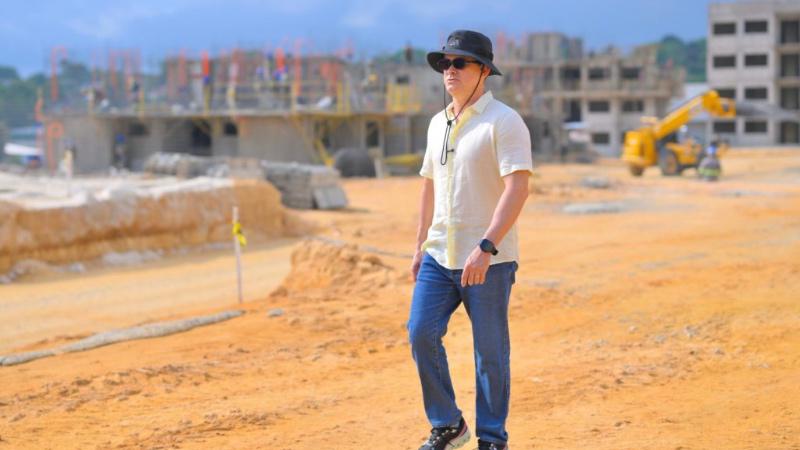 Prefeito David Almeida destaca avanço das obras do residencial Mário Haddad, na av. do Turismo