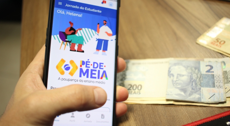 Pé-de-Meia: MEC libera sexta parcela de benefício a estudantes do ensino médio; confira