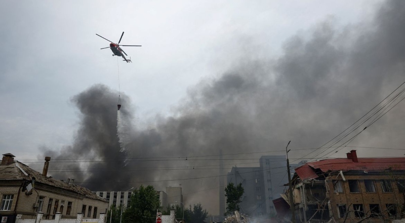 Ataque russo em Kiev deixa 14 mortos e causa destruição no centro da cidade; veja vídeo