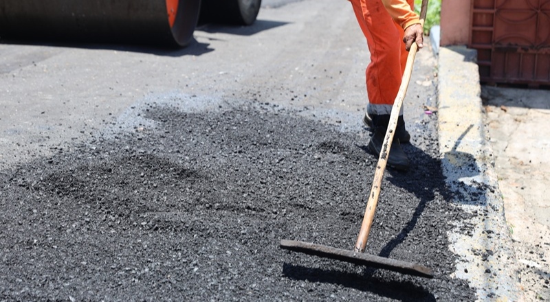 Prefeitura de Manaus leva asfalto para o Morro da Liberdade e transforma realidade da zona Sul