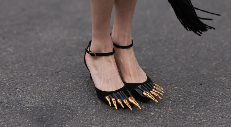 Calçados com formato dos dedos fazem sucesso no mundo da moda