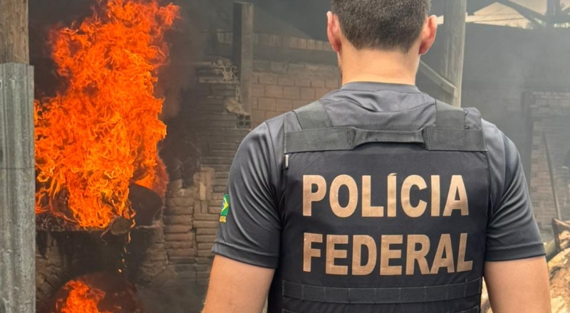 Polícia Federal incinera 240 kg de drogas apreendidas durante operação em Tabatinga