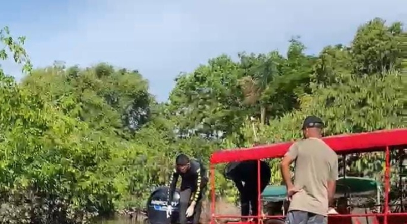 Tragédia: criança morre afogada após canoa naufragar no Iranduba; veja vídeo