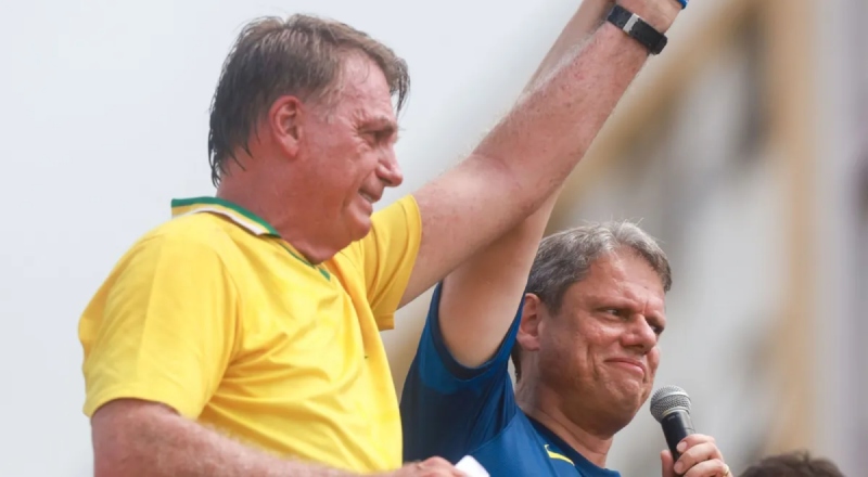 Tarcísio diz que indulto de Bolsonaro será primeiro ato de governo, caso eleito presidente