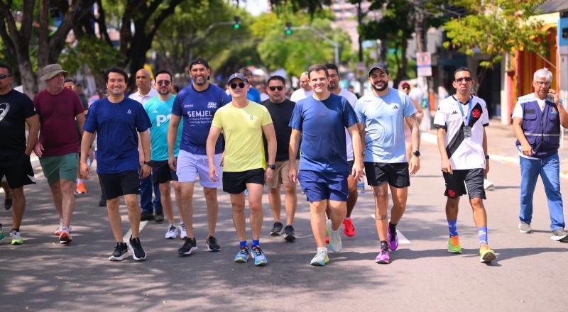 Segundo domingo de ‘Faixa Liberada’ atrai multidão ao Centro e prefeito David Almeida destaca sucesso da iniciativa