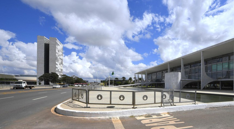 Governo projeta crescimento de 2,44% em 2026 e salário mínimo de R$ 1.631