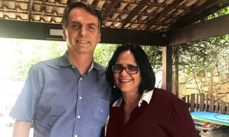 STF autoriza visita da senadora Damares a Bolsonaro antes do julgamento