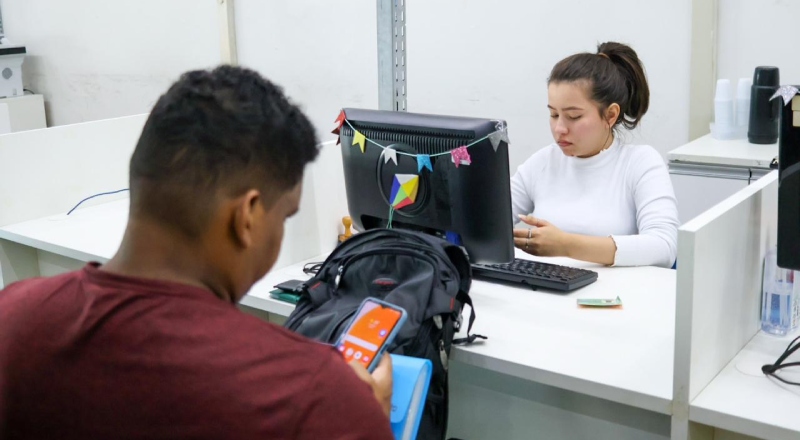 Social media e recepcionista: 141 vagas de emprego estão disponíveis nesta quarta-feira (3) no AM; confira