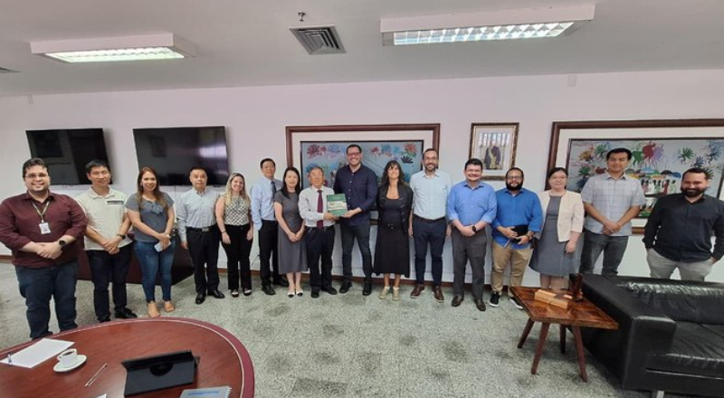 Produção de ar-condicionado da ZFM é tema de reunião com uma comitiva chinesa na sede da Suframa