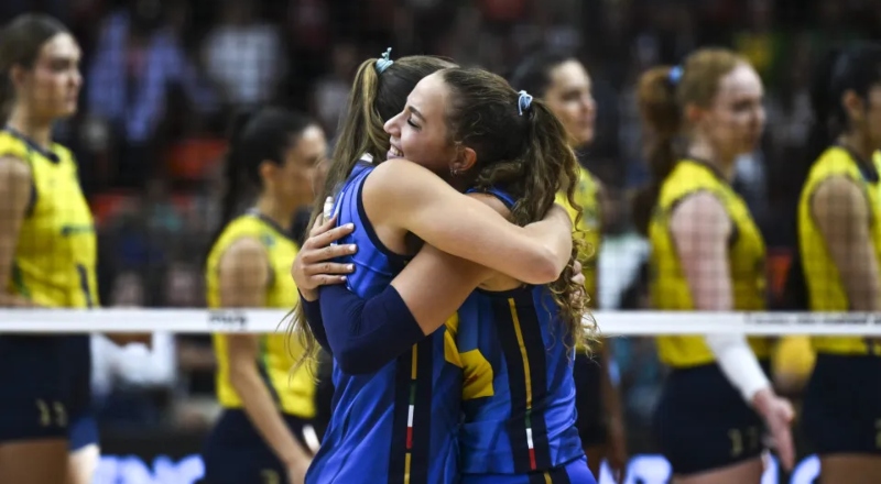 Brasil perde da Itália e vai disputar terceiro lugar no Mundial de vôlei feminino