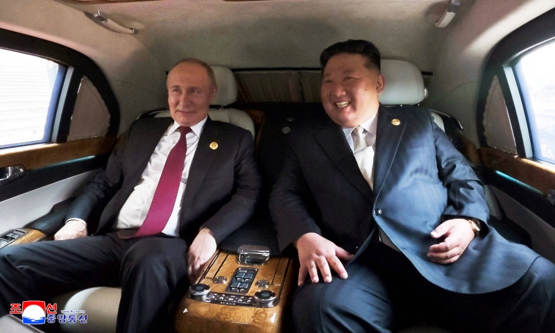 Vídeo mostra Putin e Kim Jong-un passeando dentro de limusine na Rússia; veja