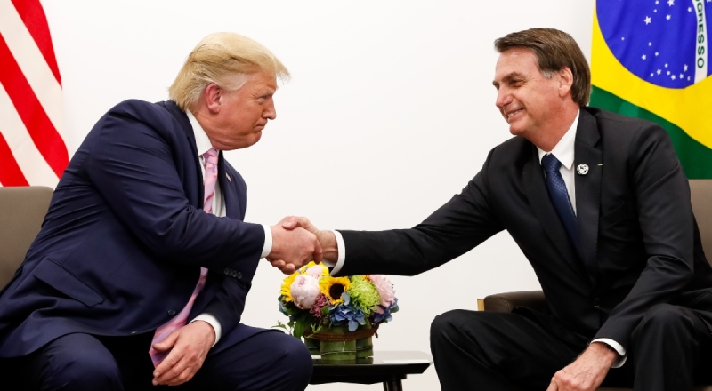 “Fizeram com Bolsonaro o que tentaram fazer comigo”, diz Trump