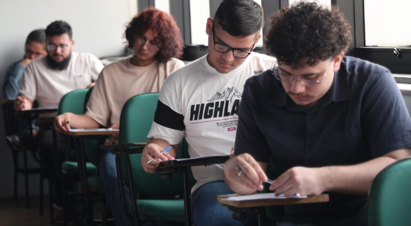 Vestibular e SIS da UEA: candidatos realizam provas de habilidades específicas