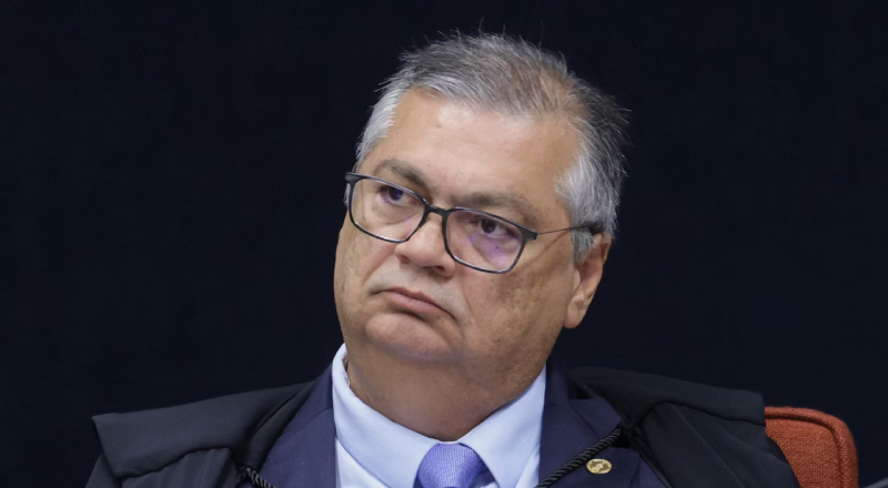 Irregularidades levam Flávio Dino a barrar ‘emendas pix’ em municípios do Norte