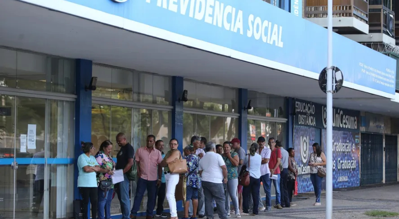 Governo quer reduzir fila do INSS para até 45 dias
