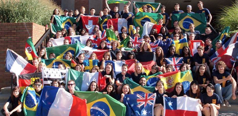 Menos vistos, mais concorrência: o que muda para brasileiros que querem estudar no Canadá