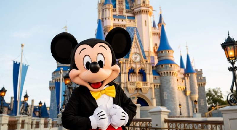 Disney lança ingresso exclusivo para latinos com acesso de 4 dias aos parques de Orlando; veja vídeo