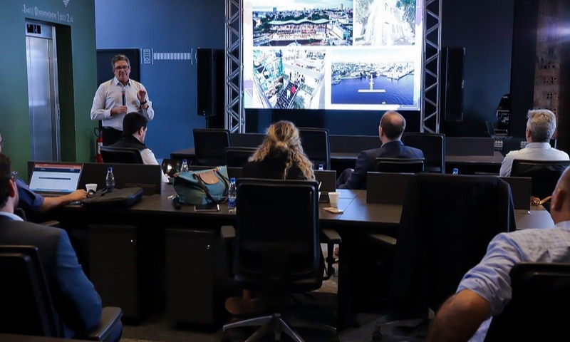 Prefeitura de Manaus abre portas para investimento internacional e apresenta reabilitação do Centro ao Banco Mundial