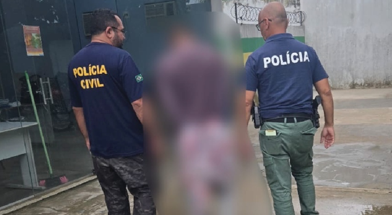 Pai dorme na chuva após ser ameaçado de morte pelo próprio filho no AM