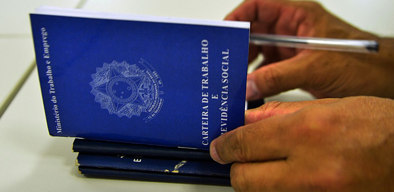 Brasil cria mais de 147 mil empregos com carteira assinada em agosto