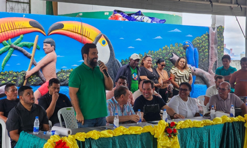 Van adquirida com emenda do deputado Dr. George Lins garante transporte para idosos em Atalaia do Norte