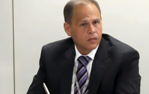 Eduardo Tagliaferro é conduzido até delegacia na Itália