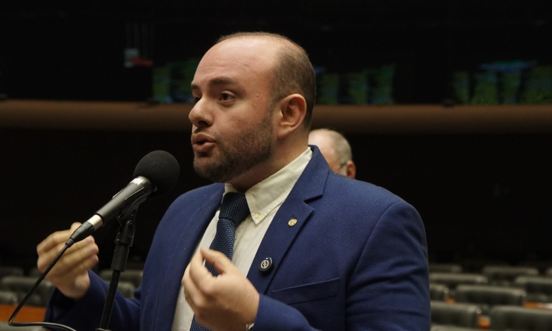 Deputado Fausto Júnior destaca avanço na prevenção ao câncer de mama e reforça luta pela aprovação do PL 184/2025