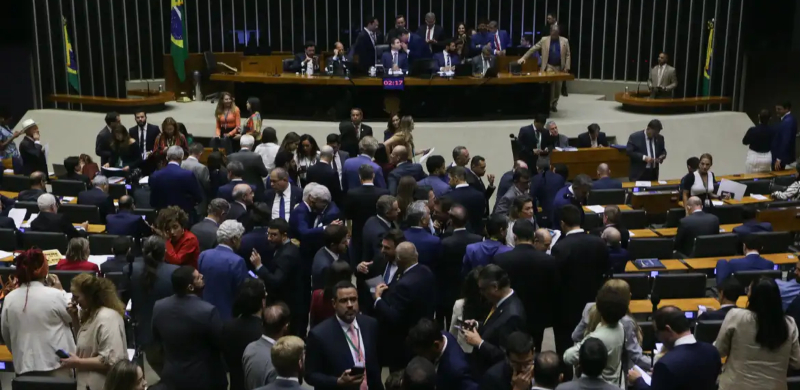 Câmara aprova isenção do IR para quem ganha até R$ 5 mil