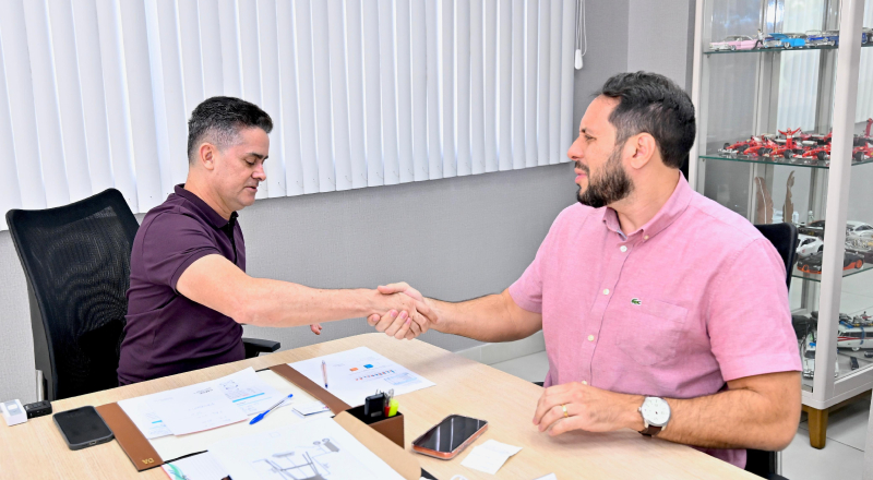 Prefeito David Almeida lança programa de benefícios para servidores da educação municipal
