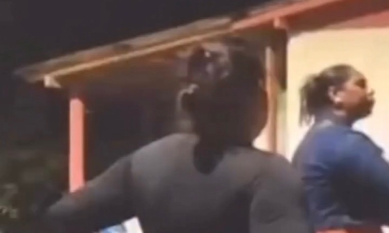 Vídeo mostra momento em que mulher é brutalmente agredida no Amazonas; veja